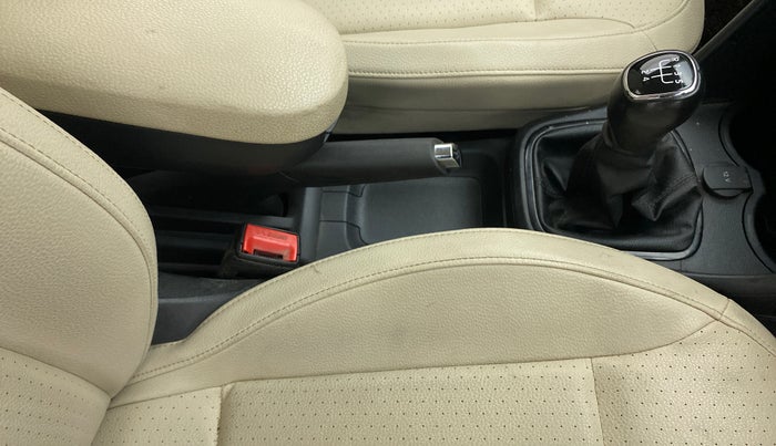 2017 Skoda Rapid STYLE 1.5 TDI, Diesel, Manual, 1,15,431 km, Gear Lever
