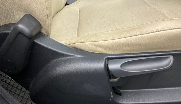 2017 Skoda Rapid STYLE 1.5 TDI, Diesel, Manual, 1,15,431 km, Driver Side Adjustment Panel