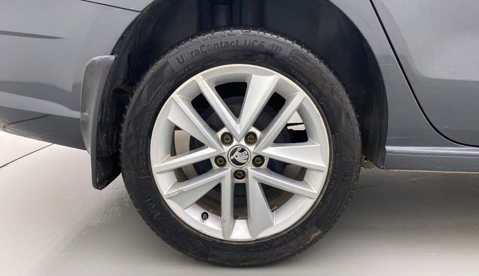 2017 Skoda Rapid STYLE 1.5 TDI, Diesel, Manual, 1,15,431 km, Right Rear Wheel