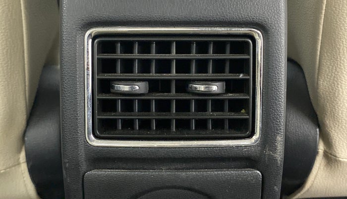2017 Skoda Rapid STYLE 1.5 TDI, Diesel, Manual, 1,15,431 km, Rear AC Vents