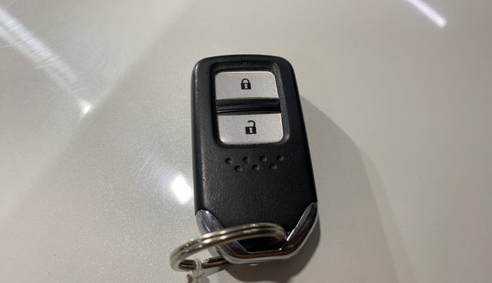 2015 Honda CRV 2.4L 2WD AT, Petrol, Automatic, 77,983 km, Key Close Up