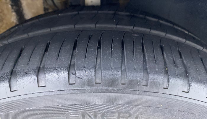 2016 Volkswagen Polo HIGHLINE1.5L DIESEL, Diesel, Manual, 75,179 km, Right Front Tyre Tread