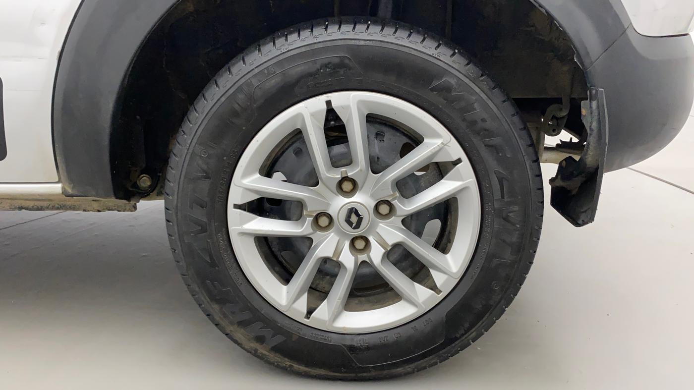 2020 Renault TRIBER RXT, Petrol, Manual, 55,918 km, Left Rear Wheel