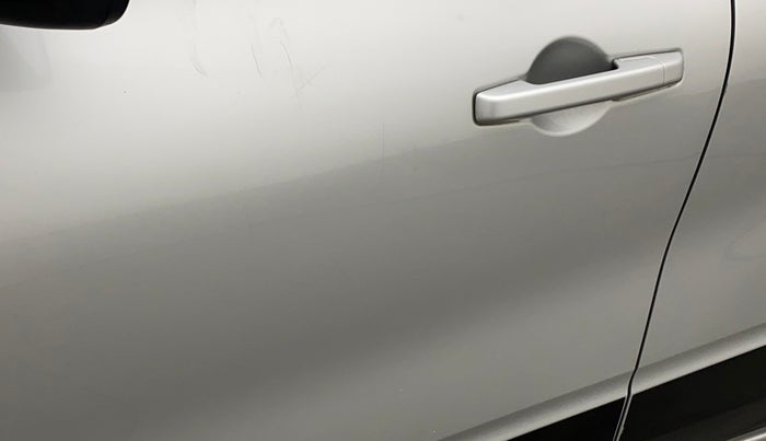 2020 Renault TRIBER RXT, Petrol, Manual, 55,918 km, Front passenger door - Minor scratches
