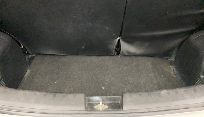 2015 Maruti Swift ZXI, Petrol, Manual, 56,958 km, Boot Inside