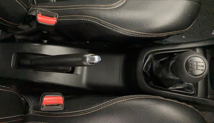 2015 Maruti Swift ZXI, Petrol, Manual, 56,958 km, Gear Lever