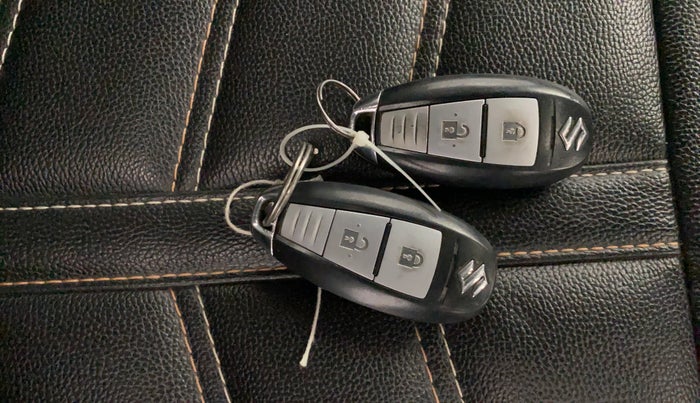 2015 Maruti Swift ZXI, Petrol, Manual, 56,958 km, Key Close Up