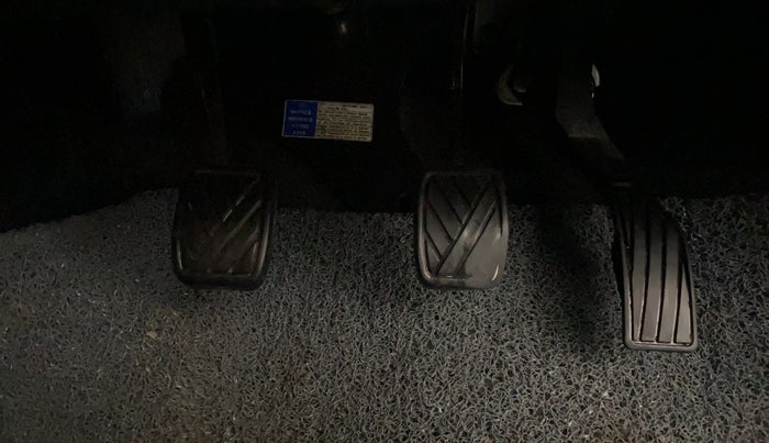 2015 Maruti Swift ZXI, Petrol, Manual, 56,958 km, Pedals