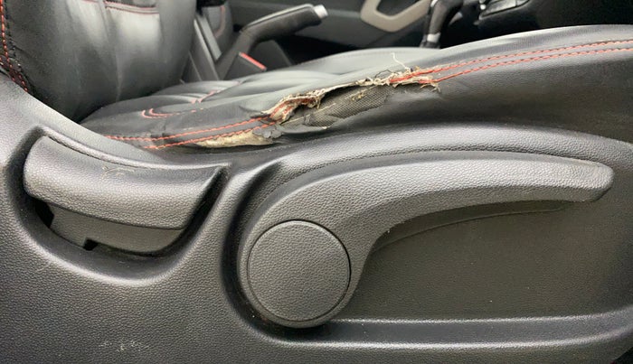 2017 Hyundai Creta SX PLUS AT 1.6 DIESEL, Diesel, Automatic, 1,11,615 km, Driver Side Adjustment Panel