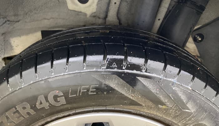 2017 Hyundai Elite i20 MAGNA 1.4 AT, Petrol, Automatic, 88,272 km, Left Rear Tyre Tread
