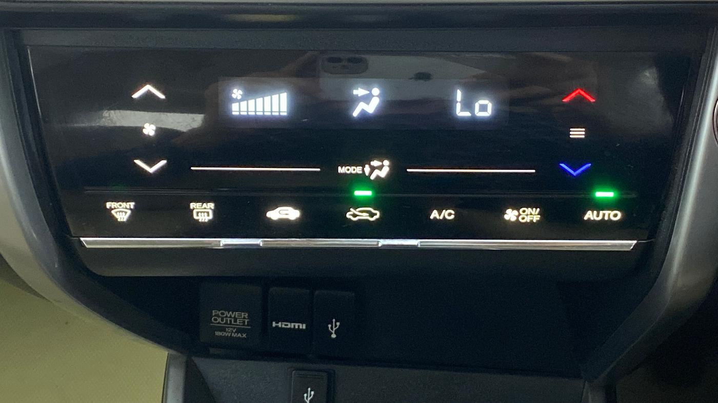 2017 Honda City ZX MT I-DTEC, Diesel, Manual, 60,848 km, Automatic Climate Control