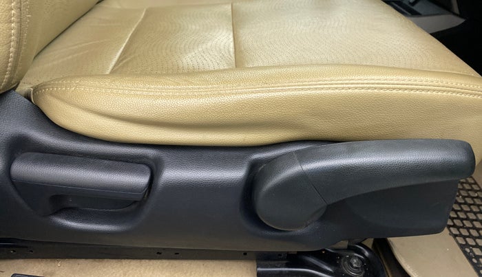 2017 Honda City ZX MT I-DTEC, Diesel, Manual, 60,848 km, Driver Side Adjustment Panel