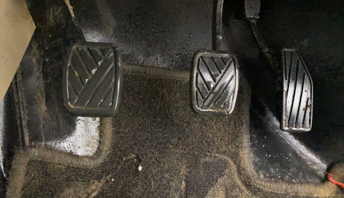 2021 Maruti Ertiga VXI CNG, CNG, Manual, 1,06,977 km, Pedals