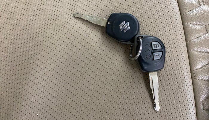 2021 Maruti Ertiga VXI CNG, CNG, Manual, 1,06,977 km, Key Close Up