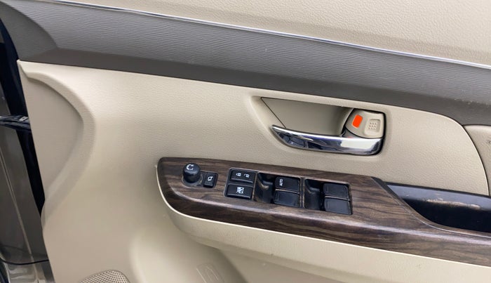 2021 Maruti Ertiga VXI CNG, CNG, Manual, 1,06,977 km, Driver Side Door Panels Control