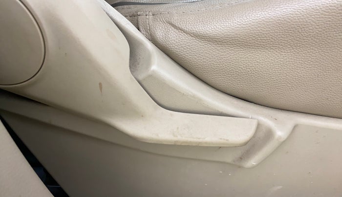 2021 Maruti Ertiga VXI CNG, CNG, Manual, 1,06,977 km, Driver Side Adjustment Panel