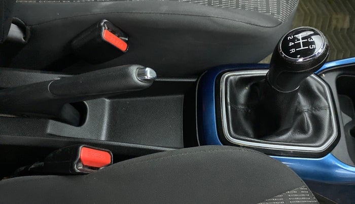 2017 Maruti IGNIS DELTA 1.2, Petrol, Manual, 32,408 km, Gear Lever