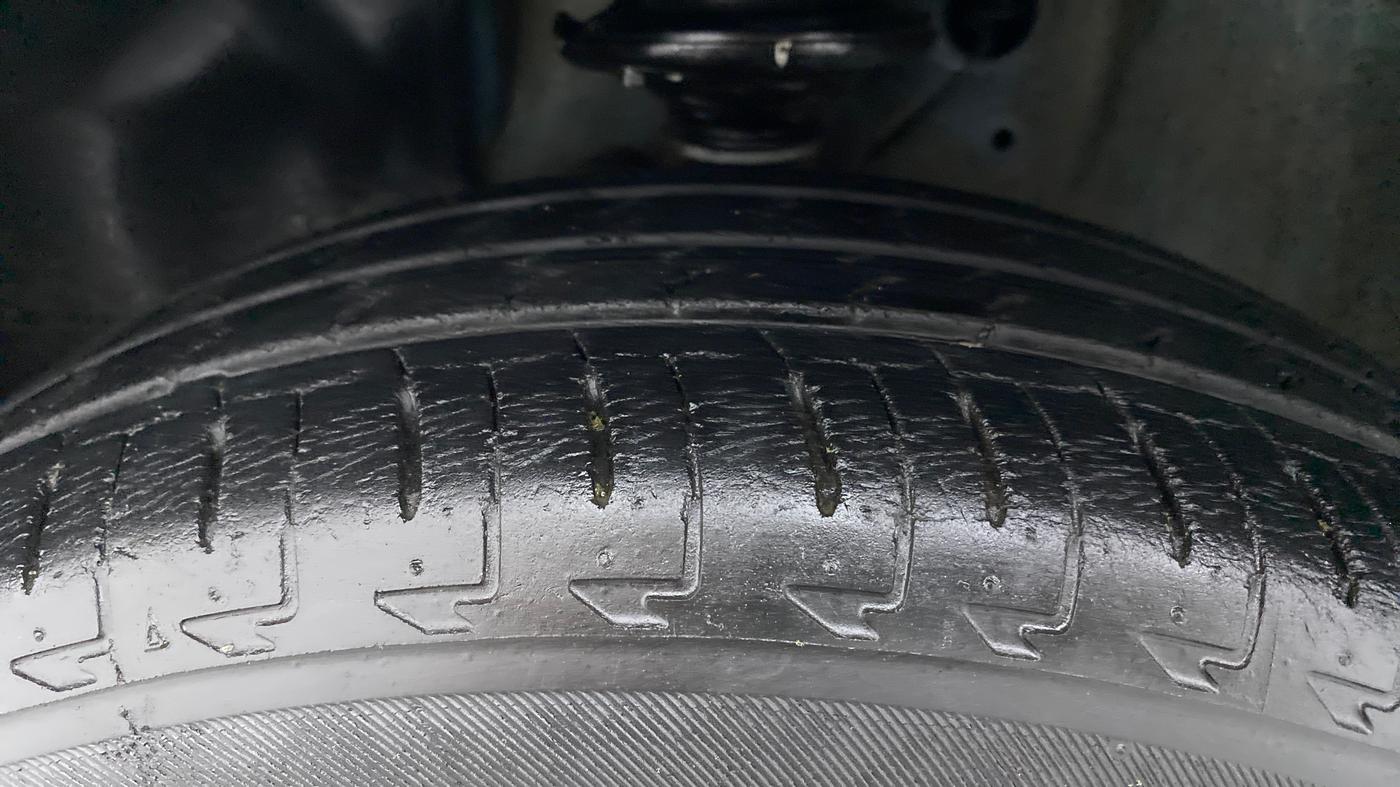 2017 Maruti IGNIS DELTA 1.2, Petrol, Manual, 32,408 km, Left Front Tyre Tread