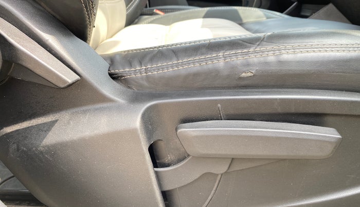 2021 Tata PUNCH CREATIVE  AMT, Petrol, Automatic, 1,00,394 km, Driver Side Adjustment Panel