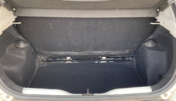 2021 Tata PUNCH CREATIVE  AMT, Petrol, Automatic, 1,00,394 km, Boot Inside