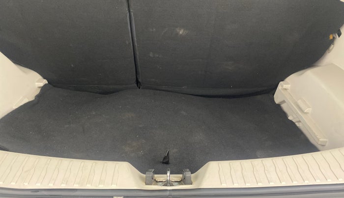 2021 Mahindra XUV300 W6 1.5 Diesel, Diesel, Manual, 46,982 km, Boot Inside