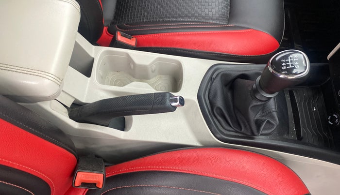 2021 Mahindra XUV300 W6 1.5 Diesel, Diesel, Manual, 46,982 km, Gear Lever