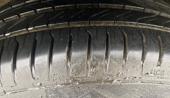 2021 Mahindra XUV300 W6 1.5 Diesel, Diesel, Manual, 46,982 km, Right Front Tyre Tread