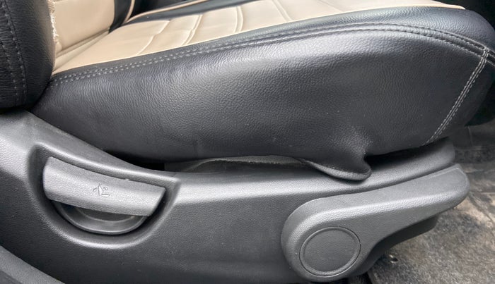 2019 Hyundai Grand i10 ASTA 1.2 VTVT, Petrol, Manual, 18,724 km, Driver Side Adjustment Panel