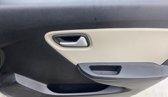 2022 Maruti Alto LXI O, Petrol, Manual, 27,685 km, Driver Side Door Panels Control