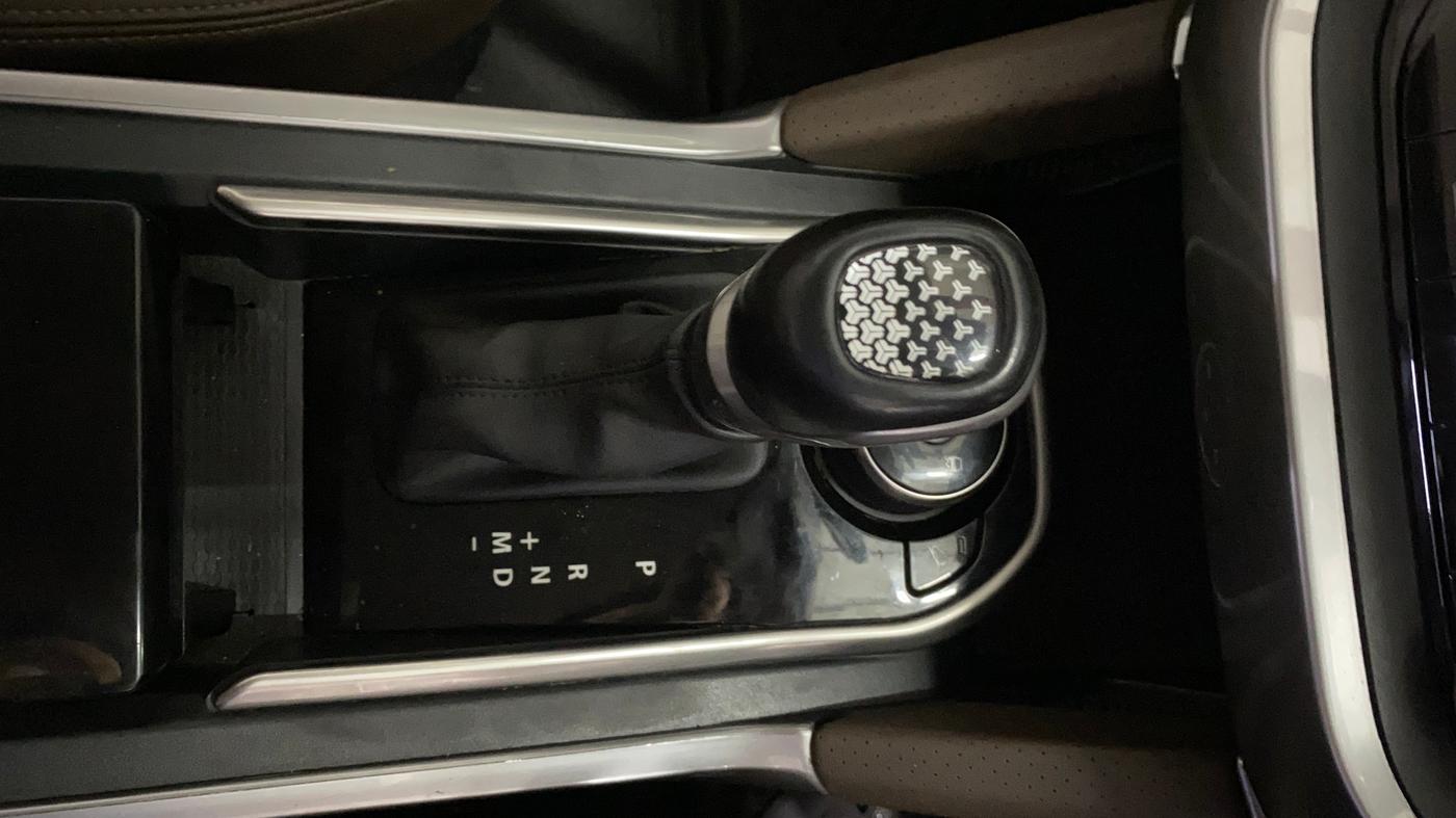 2021 Tata Harrier XZA PLUS 2.0L, Diesel, Automatic, 80,367 km, Gear Lever