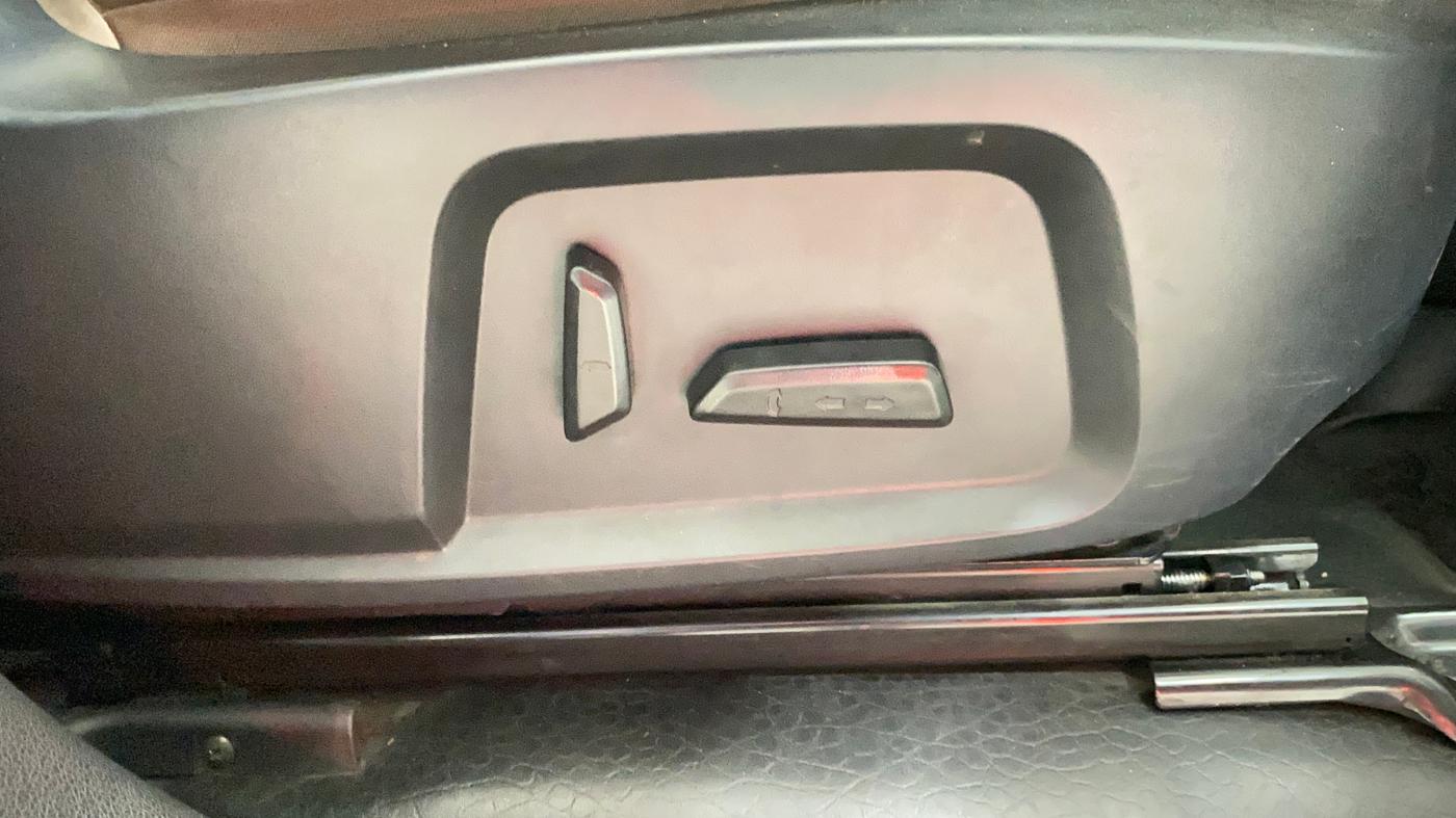 2021 Tata Harrier XZA PLUS 2.0L, Diesel, Automatic, 80,367 km, Driver Side Adjustment Panel