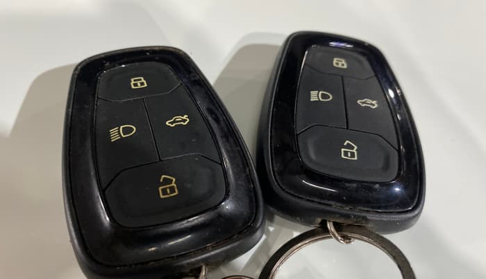 2021 Tata Harrier XZA PLUS 2.0L, Diesel, Automatic, 80,258 km, Key Close Up