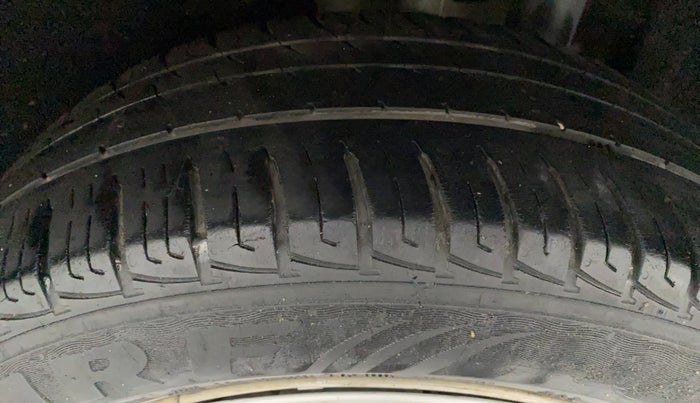 2017 Maruti Vitara Brezza LDI OPT, Diesel, Manual, 65,163 km, Left Rear Tyre Tread