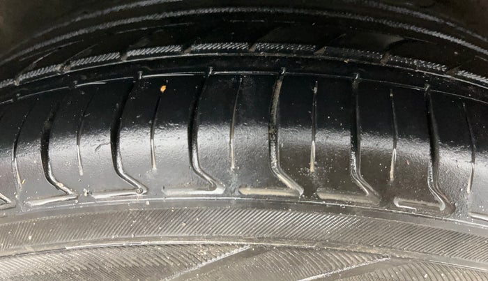 2018 Ford Ecosport TITANIUM + 1.5L DIESEL, Diesel, Manual, 26,391 km, Right Rear Tyre Tread