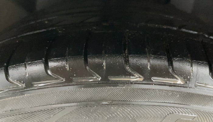 2018 Ford Ecosport TITANIUM + 1.5L DIESEL, Diesel, Manual, 26,391 km, Left Front Tyre Tread