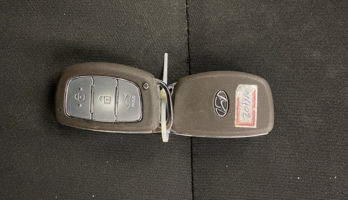 2020 Hyundai AURA SX+ 1.0 TURBO GDI MT, Petrol, Manual, 60,210 km, Key Close Up