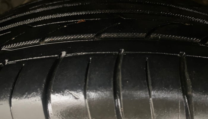 2020 Hyundai AURA SX+ 1.0 TURBO GDI MT, Petrol, Manual, 60,210 km, Left Front Tyre Tread