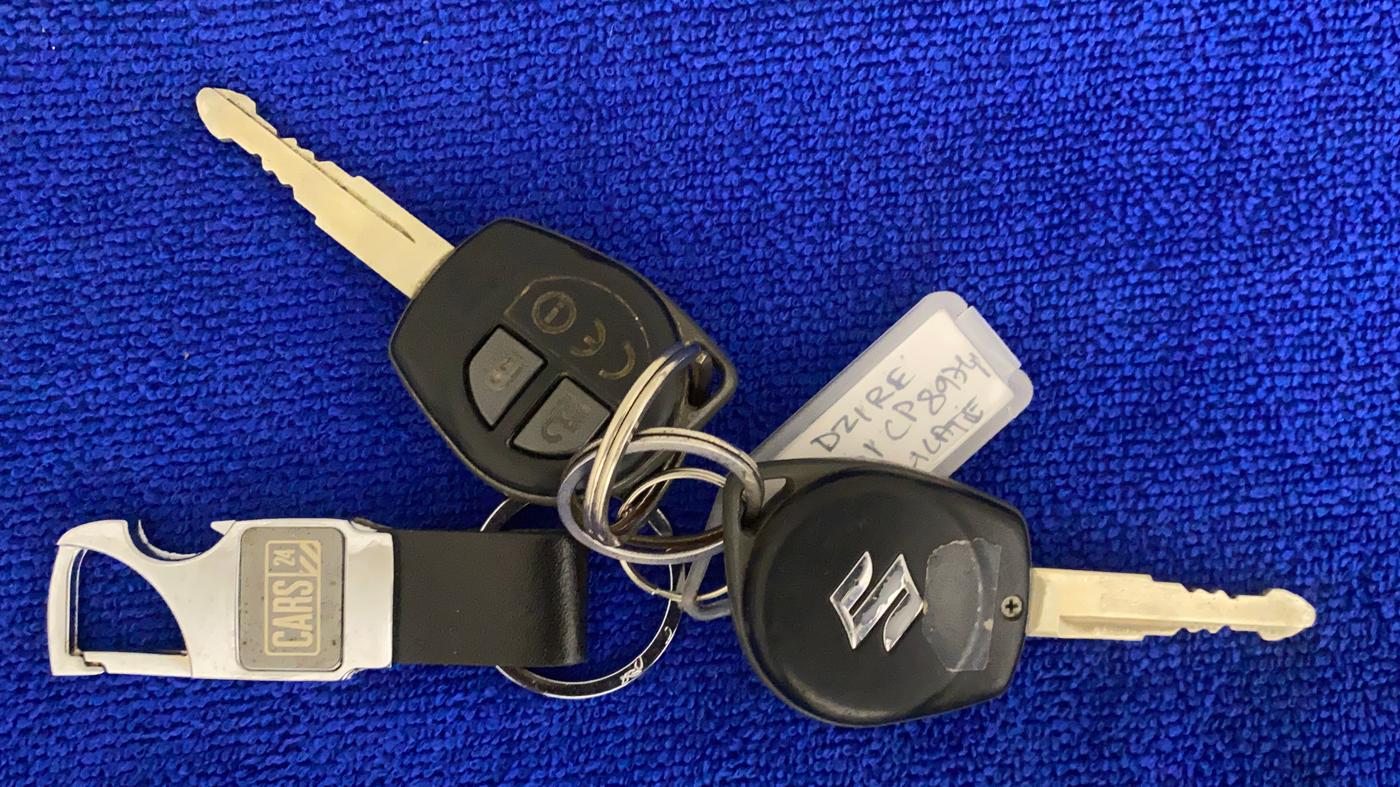 2017 Maruti Dzire VXI AMT, Petrol, Automatic, 32,883 km, Key Close Up