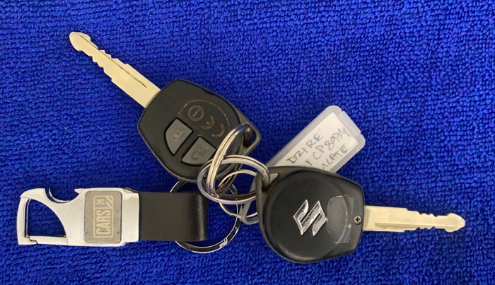 2017 Maruti Dzire VXI AMT, Petrol, Automatic, 32,883 km, Key Close Up