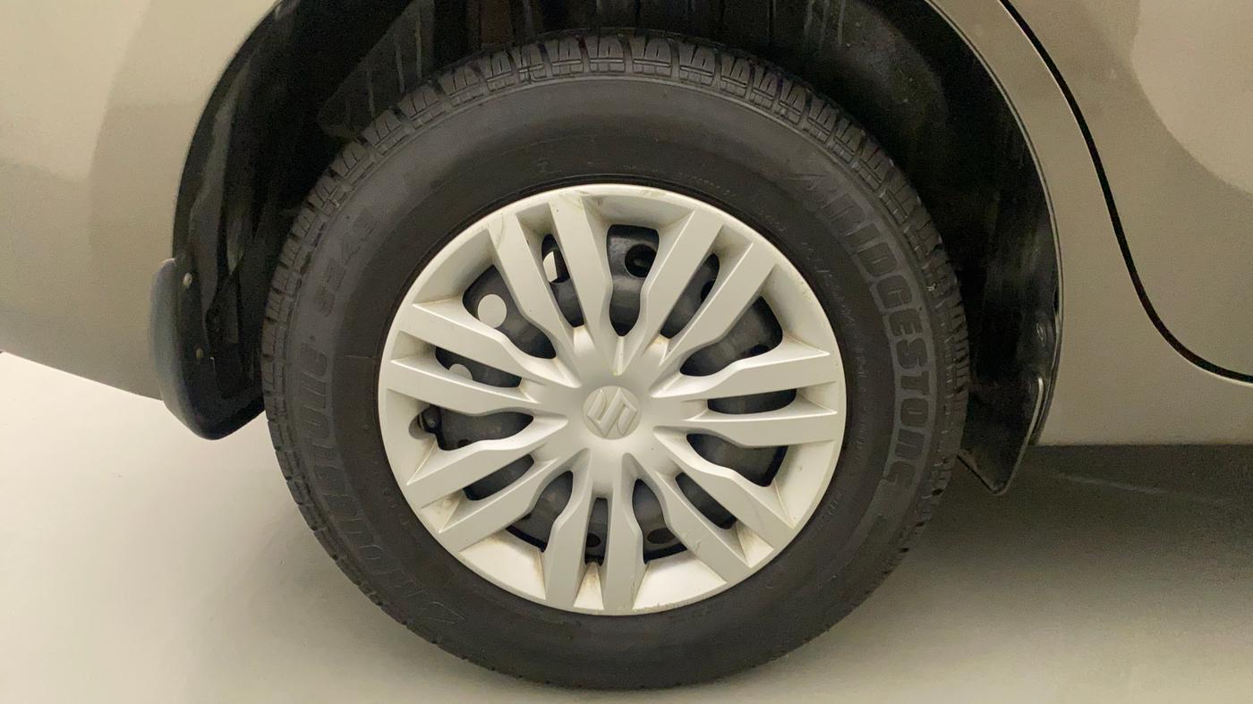 2017 Maruti Dzire VXI AMT, Petrol, Automatic, 32,883 km, Right Rear Wheel