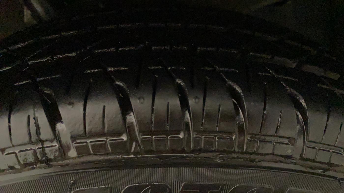 2017 Maruti Dzire VXI AMT, Petrol, Automatic, 32,883 km, Left Rear Tyre Tread