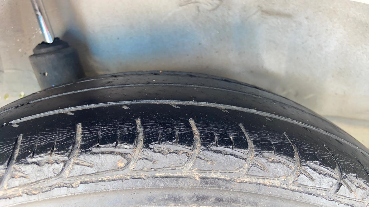 2015 Honda Brio S MT, Petrol, Manual, 54,542 km, Right Rear Tyre Tread