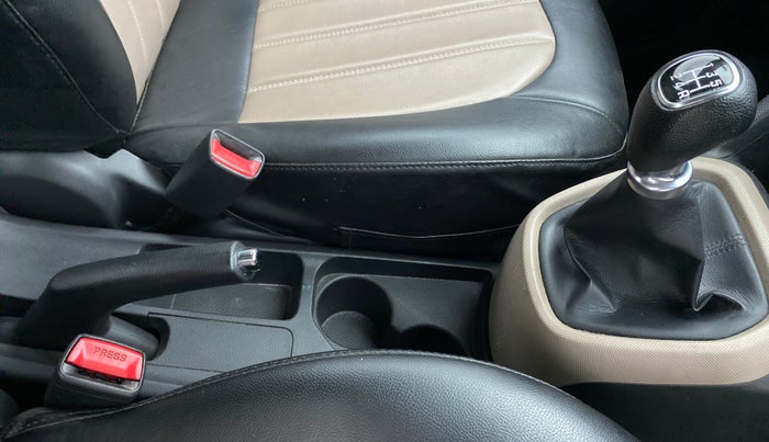 2018 Hyundai Grand i10 ASTA 1.2 VTVT, Petrol, Manual, 22,498 km, Gear Lever