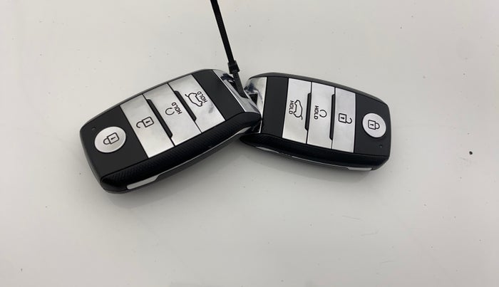 2020 KIA SONET HTX 1.0 IMT, Petrol, Manual, 38,969 km, Key Close Up