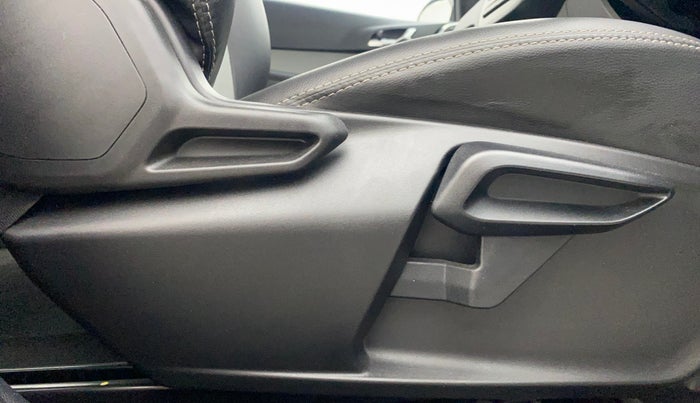 2020 Tata Tiago XZA PLUS DUAL TONE PETROL, Petrol, Automatic, 48,662 km, Driver Side Adjustment Panel