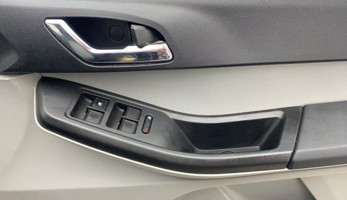 2020 Tata Tiago XZA PLUS DUAL TONE PETROL, Petrol, Automatic, 48,662 km, Driver Side Door Panels Control