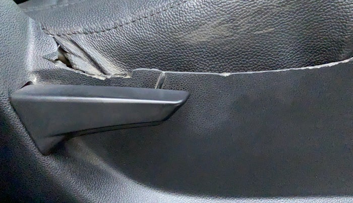 2016 Mahindra Kuv100 K2 D 6 STR, Diesel, Manual, 90,573 km, Driver Side Adjustment Panel