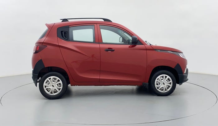 2016 Mahindra Kuv100 K2 D 6 STR, Diesel, Manual, 90,573 km, Right Side