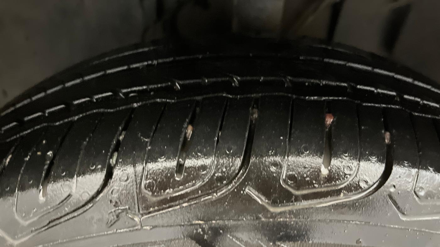 2021 Tata ALTROZ XZ PLUS PETROL, Petrol, Manual, 39,288 km, Left Front Tyre Tread