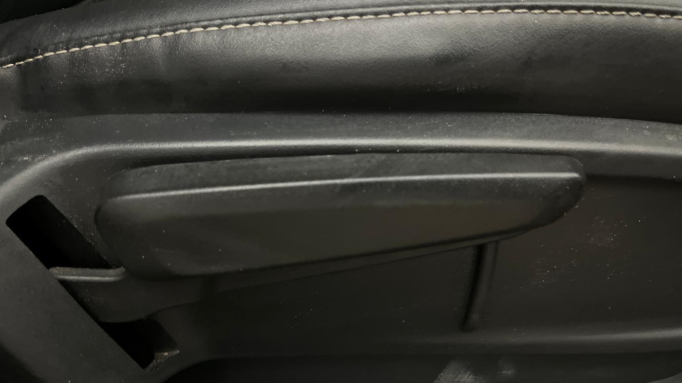 2021 Tata ALTROZ XZ PLUS PETROL, Petrol, Manual, 39,288 km, Driver Side Adjustment Panel